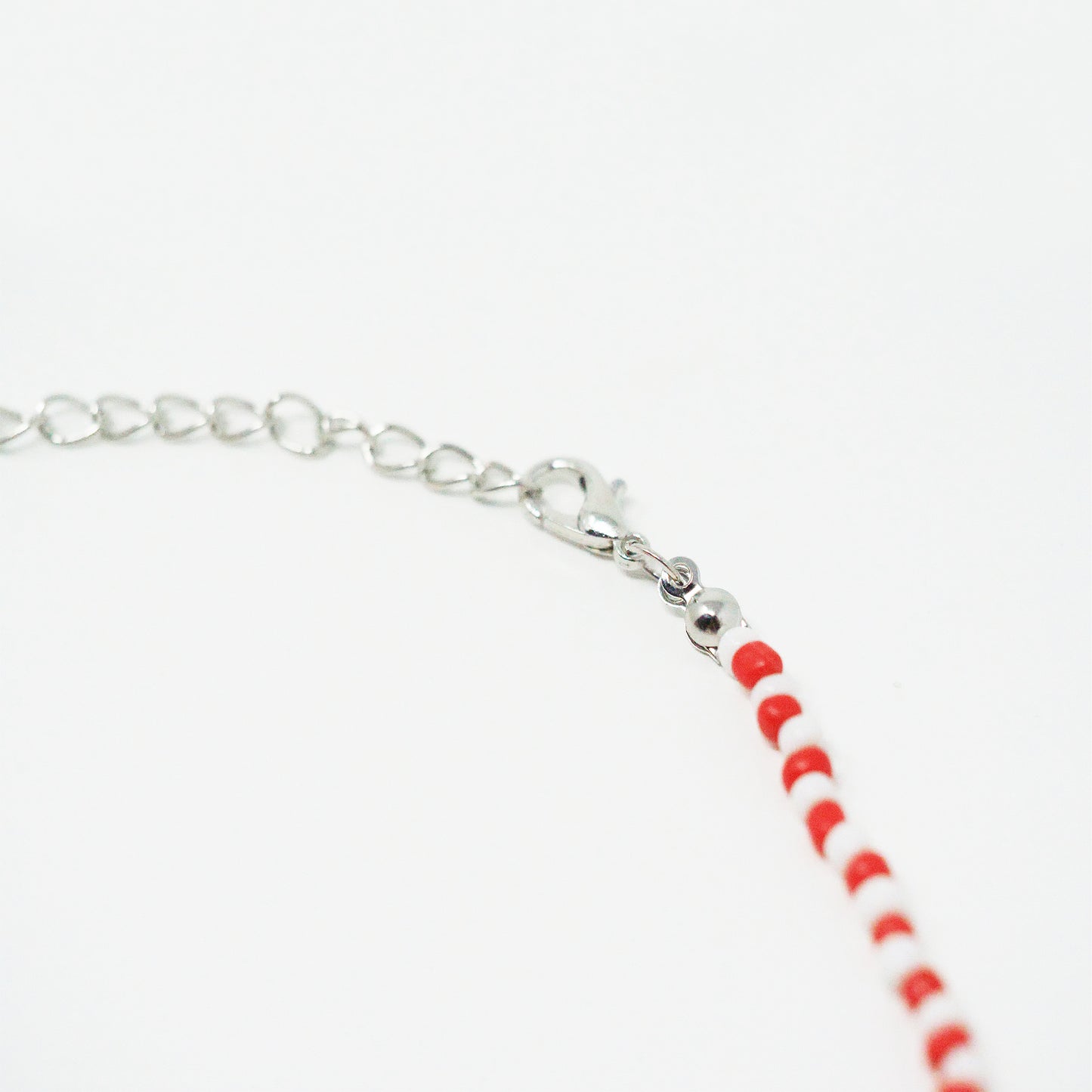 The Grinch Daisy Necklace