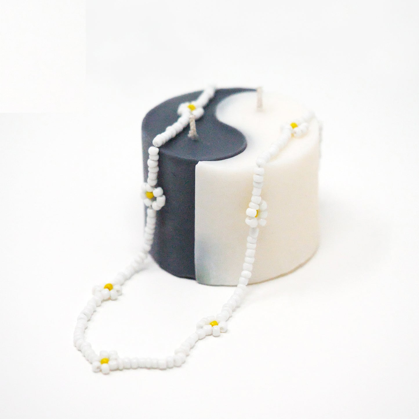 White n Yellow Daisy Necklace