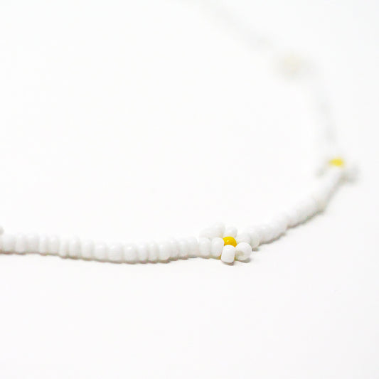 White n Yellow Daisy Necklace